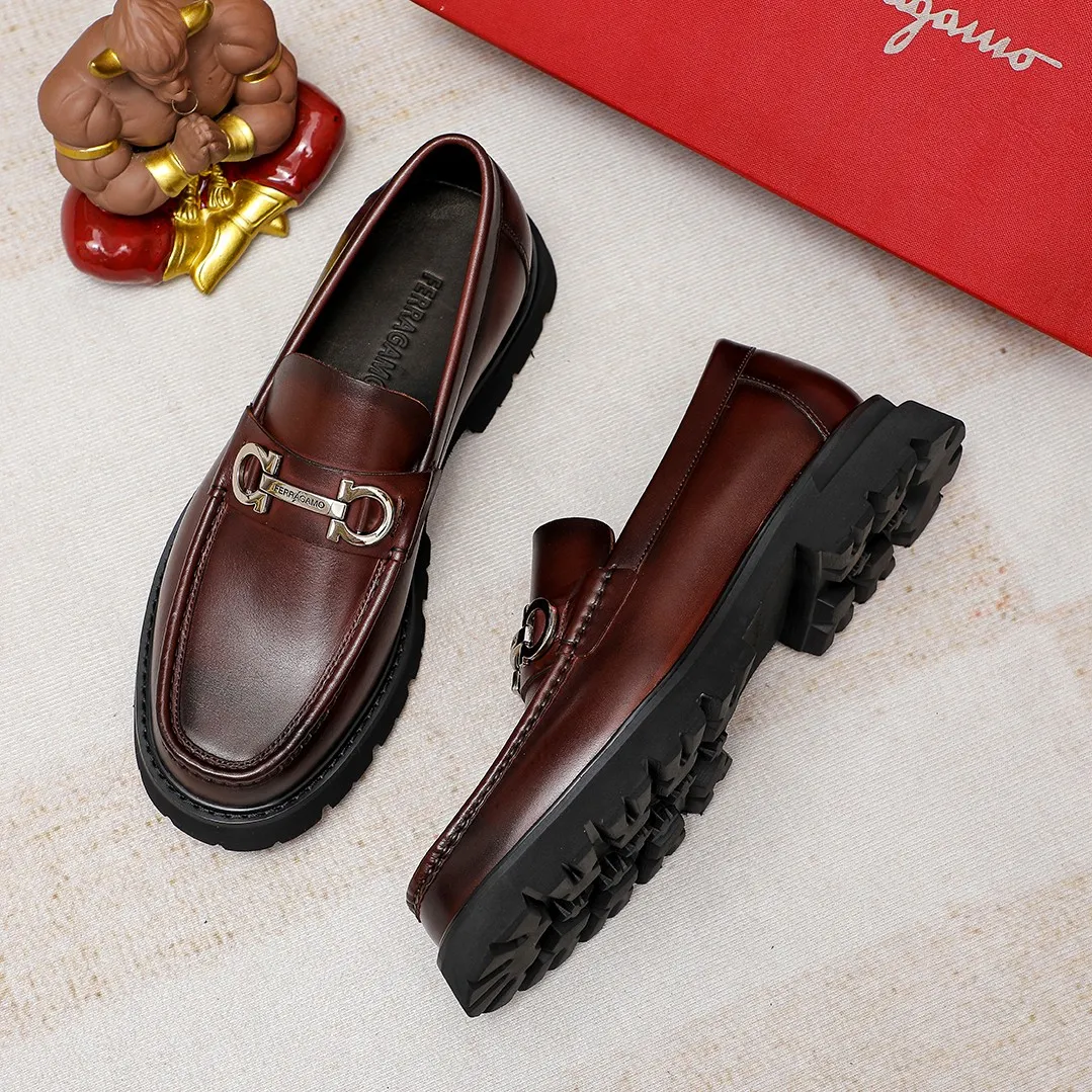 Men's shoes 💰460 🔥Ferragamo's new men's casual slip-on shoes🇨🇳Official website original 1:1 mold, original quality💯Fine workmanship, high-end luxury☘The upper is made of imported Italian first-layer cowhide🌴🐂Leather lining🍓Rubber wear-resistant and non-slip outsole, breathable and comfortable to wear🍍The first choice for high-grade men🍉3 colors available! Code number 38-45……